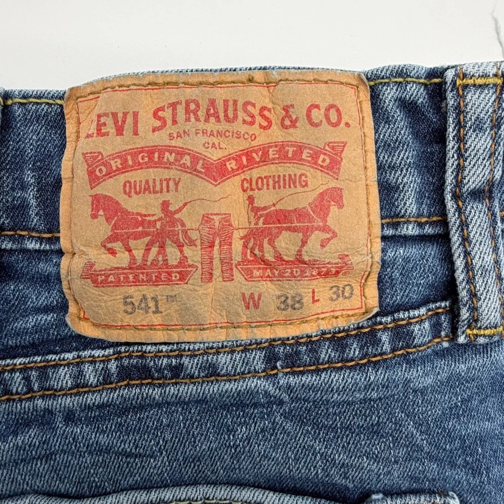 Levi Strauss 541 Athletic Fit Jeans Men's W38‎ L30 Medium Wash Denim